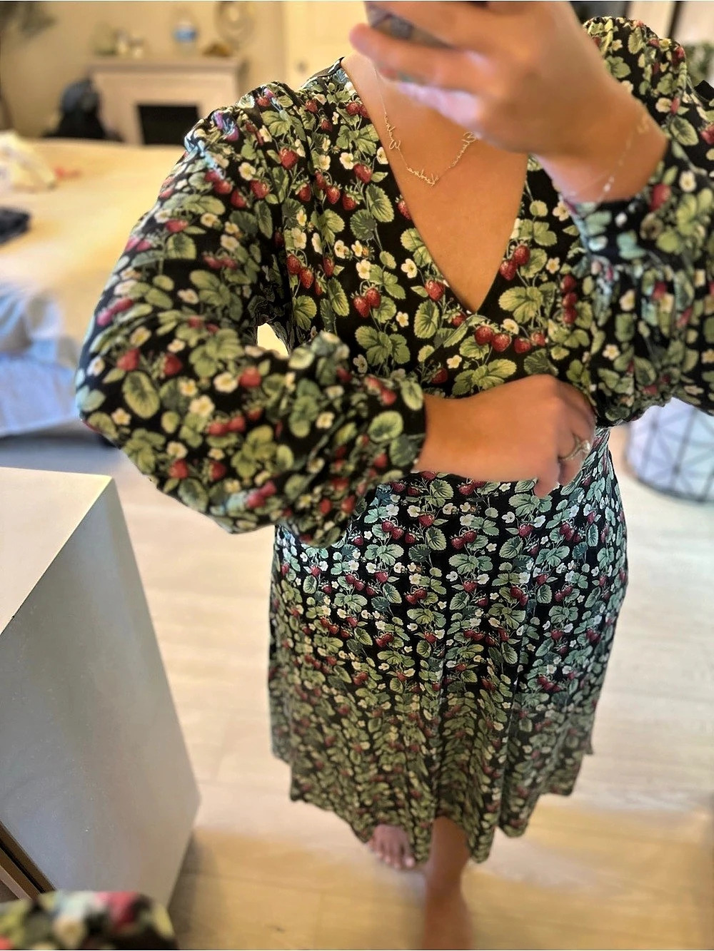 kate quinn strawberry vine Midi Dress in Black & Green Size Medium bamboo NWT - Picture 9 of 12